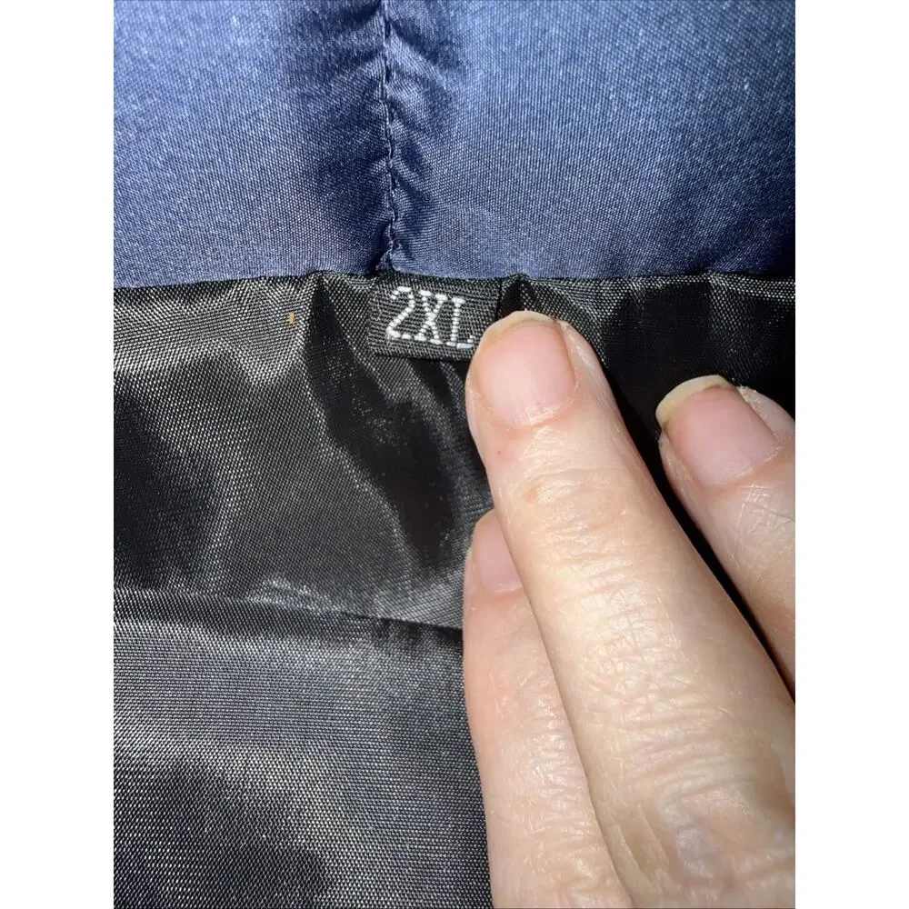NWT Men’s size XXL (runs Small) Navy Puffer Vest With Outside Zipper Pockets